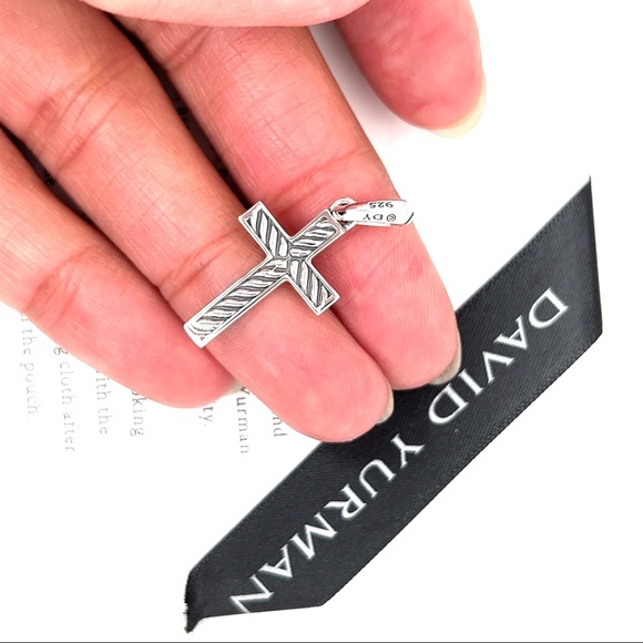 David Yurman Streamline Chevron Cross Pendant 0.70 Carat Black Diamond DY - Picture 8 of 9